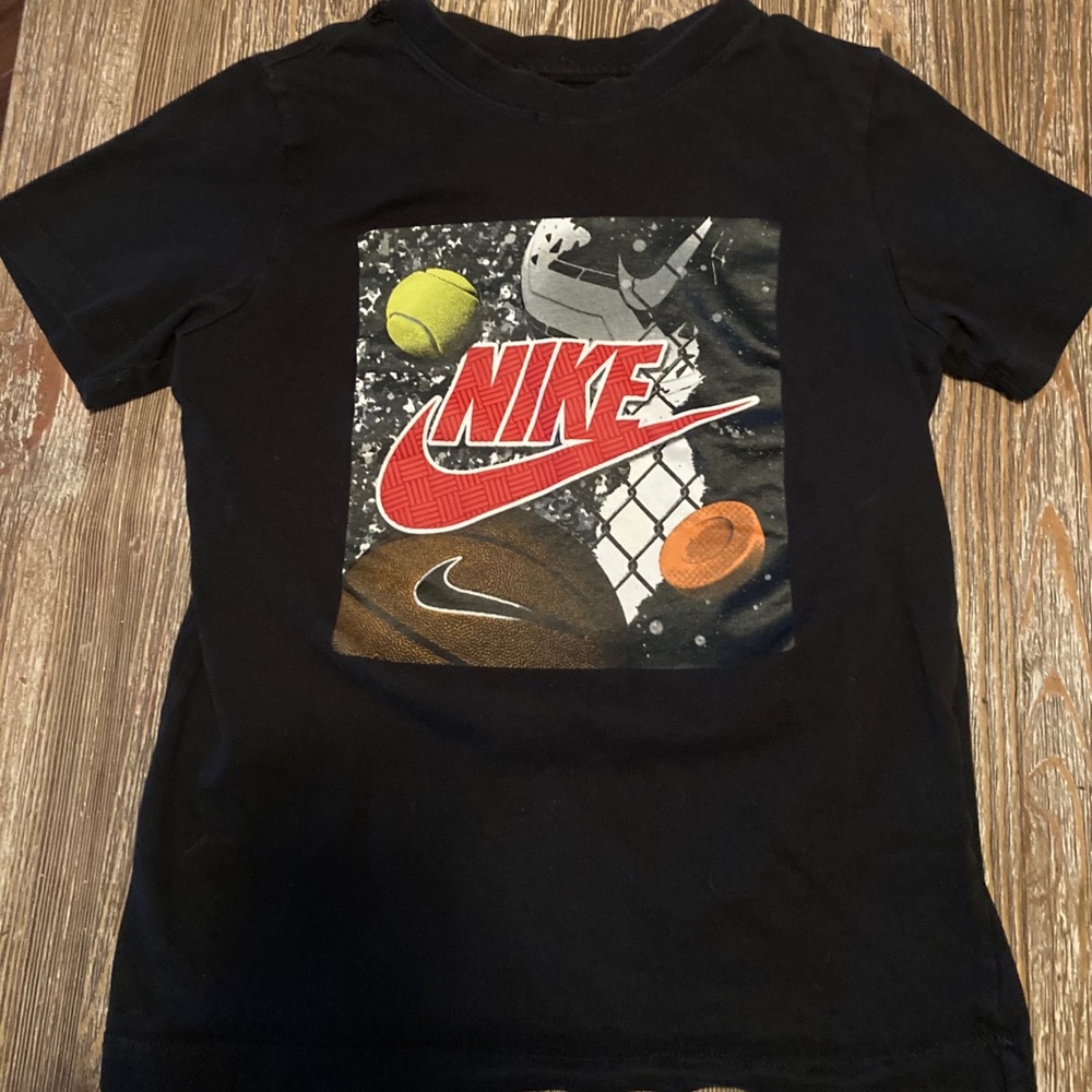 Nike boys shirt